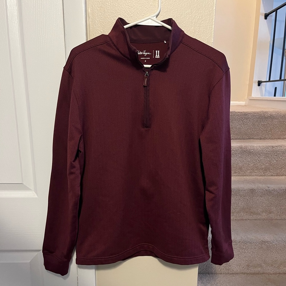 Maroon Walter Hagen Quarter Zip. Small